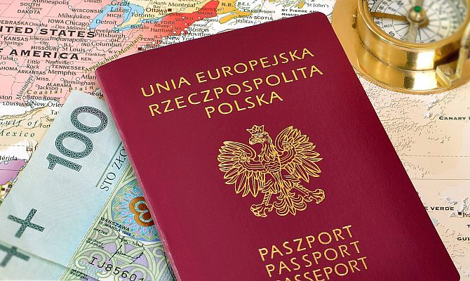 19065 Паспорт  Польши, Финляндии, Румынии. Гражданство ЕС