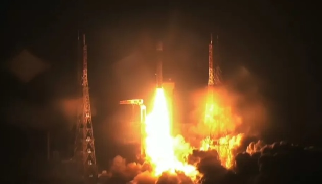 46754 Британская OneWeb впервые запустила интернет-спутники не с помощью российской ракеты-носителя